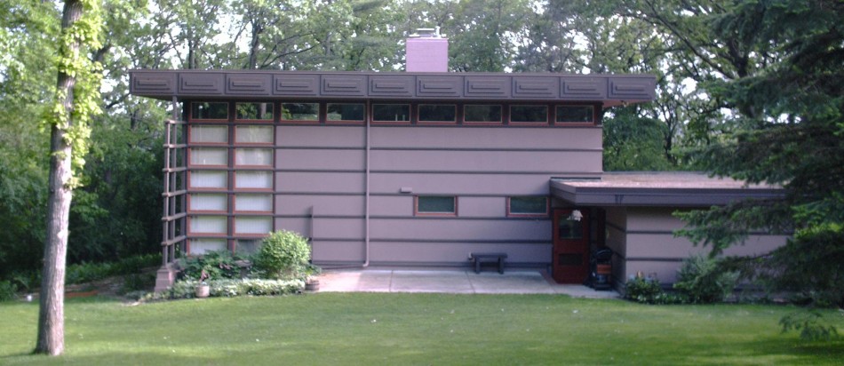 Frank Lloyd Wright McBean House in Rochester, Minnesota. This Usonian house is an example of the second type (Prefab #2) of the Marshall Erdman Prefab Houses.